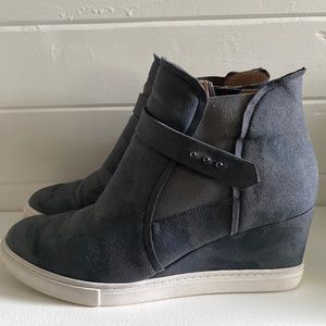 Linea Paolo camo wedge sneakers 9.5